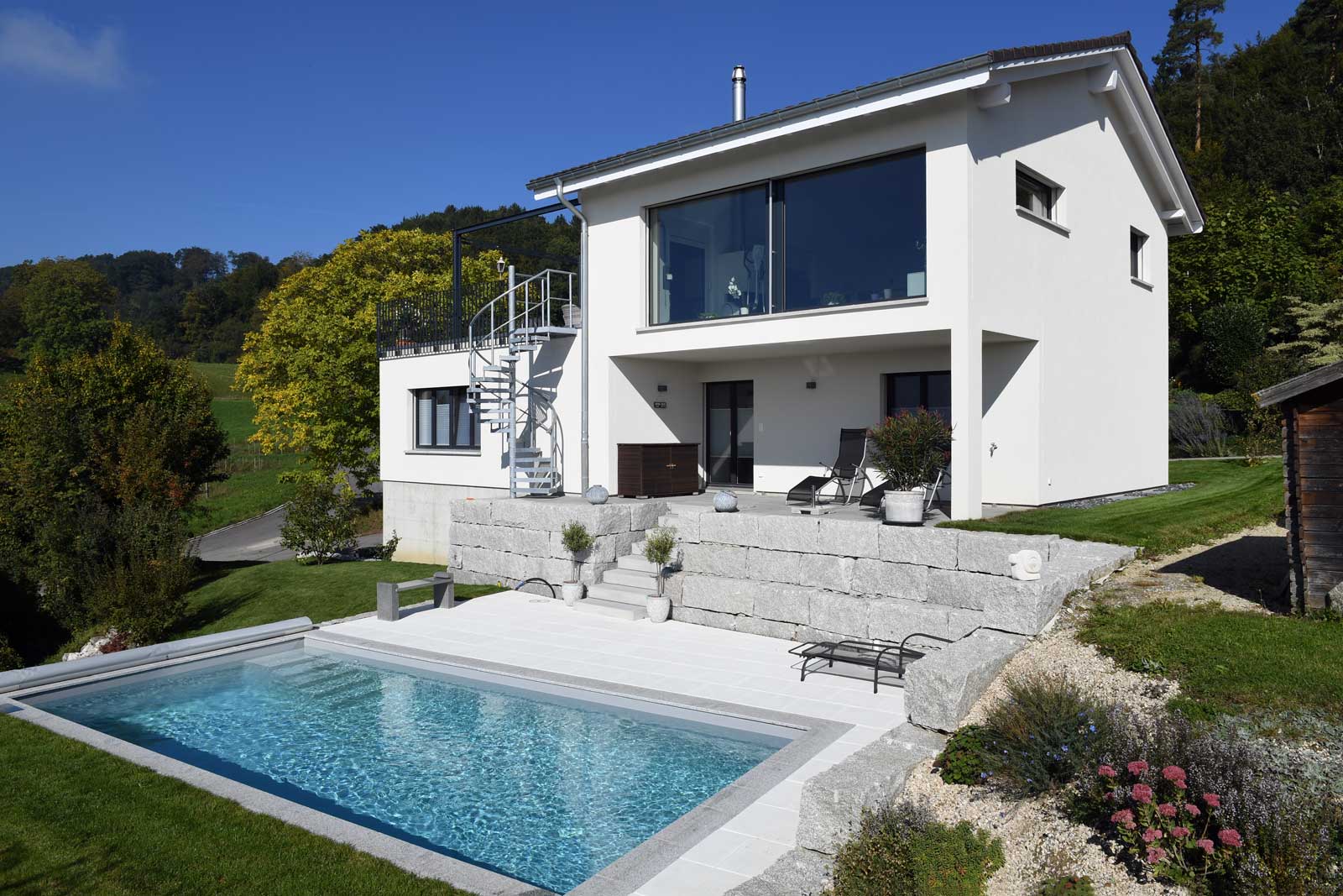 Umbau in ein modernes Einfamilienhaus durch die Bautec AG, Schweiz